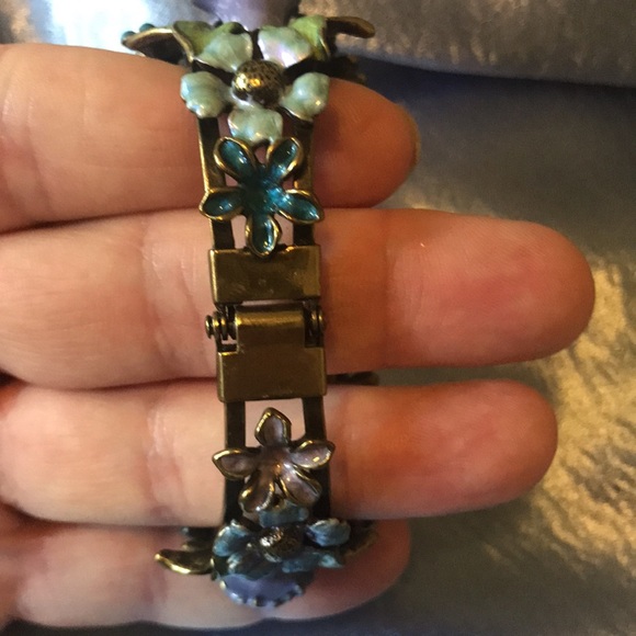 Kirks Folly hinged clamper cuff bracelet - Picture 9 of 10